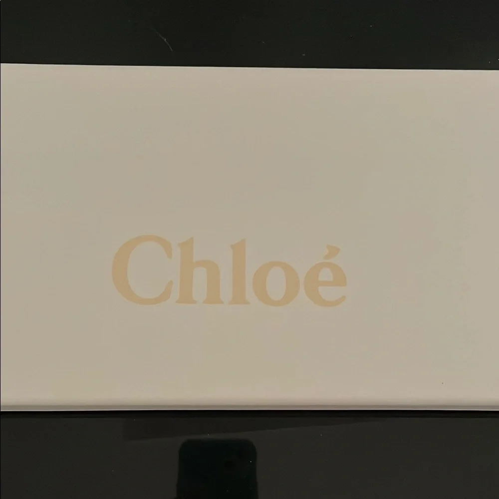 Elegant White Chloe Sunglasses Organizer with 9 Compartments